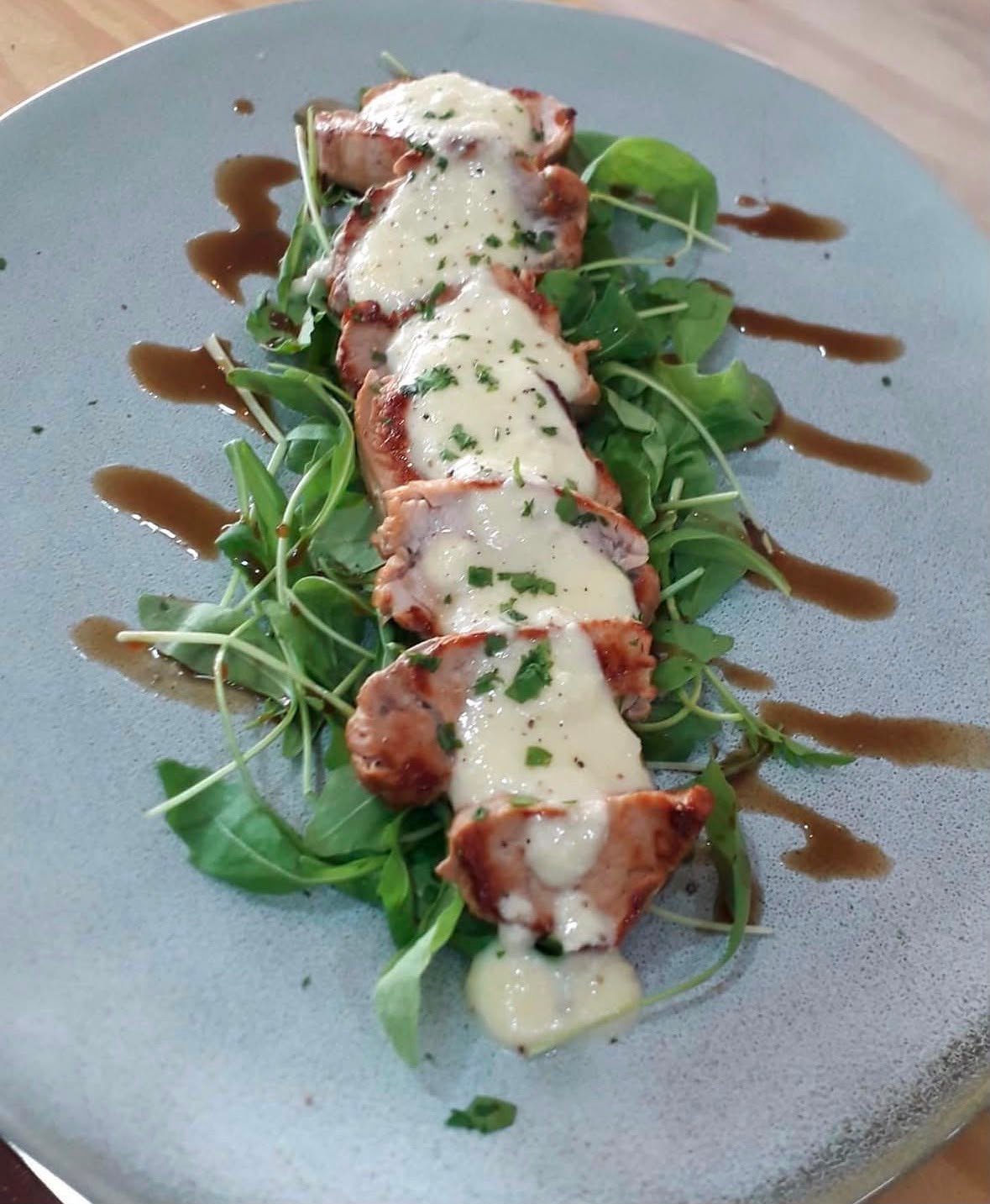 Solomillo de cerdo con salsa 3 quesos o pimienta verde